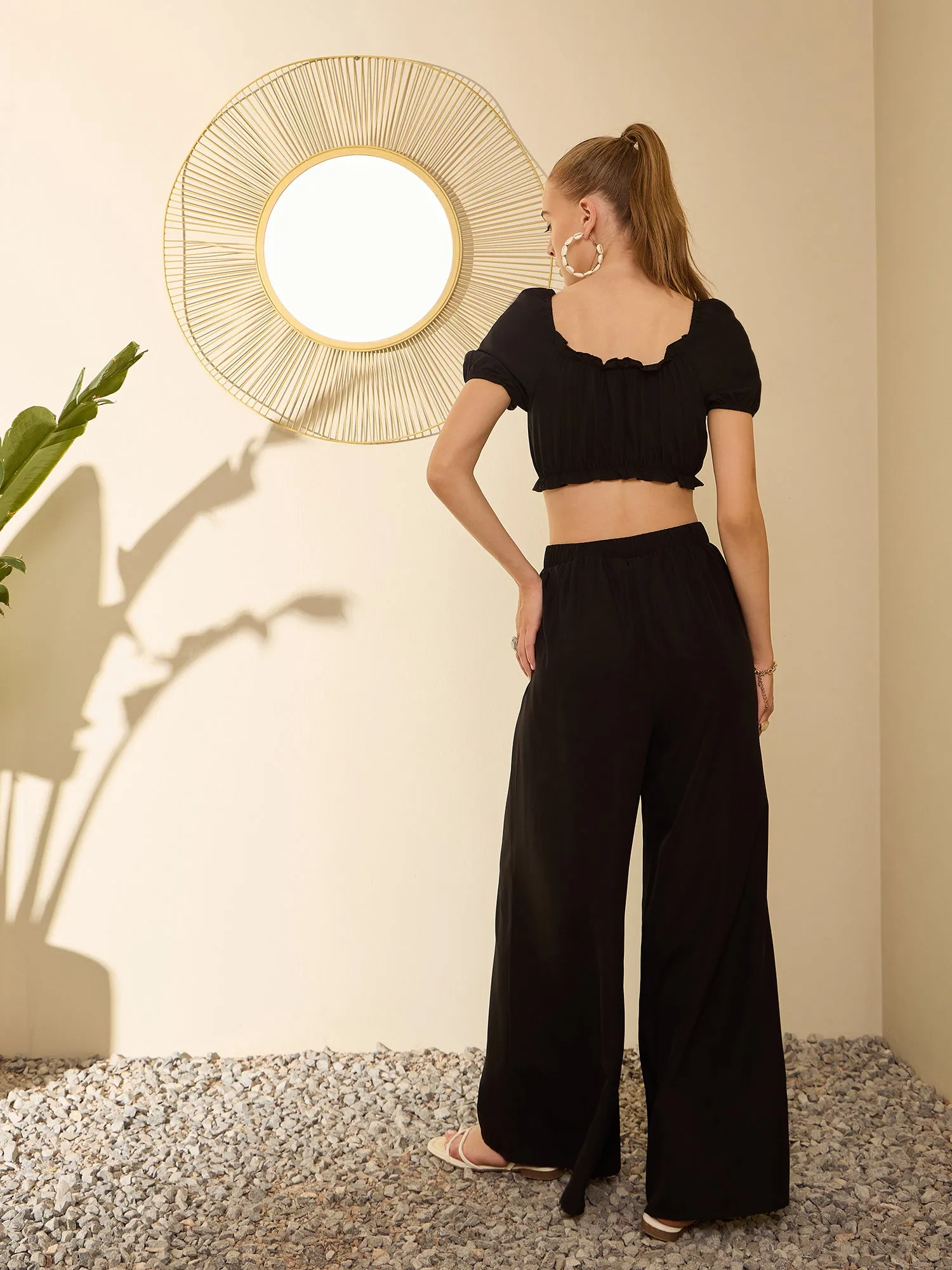 Berrylush Women Black Solid Sweetheart Neck Crop Top With Regular Trouser