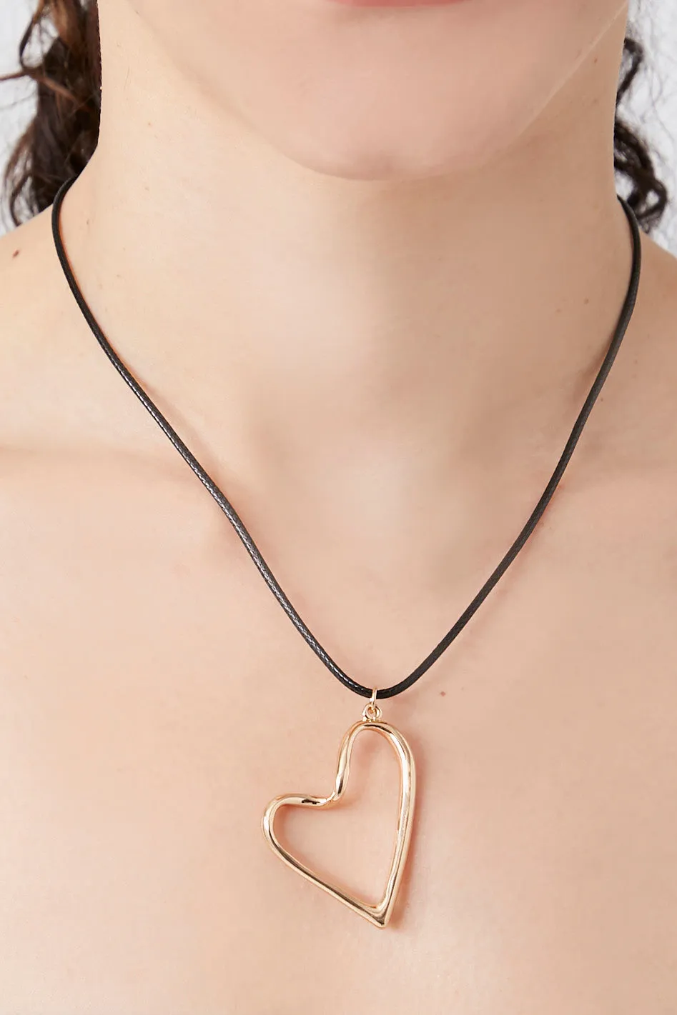 Cutout Heart Pendant Necklace