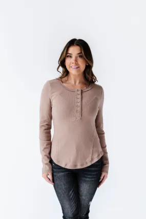 Grayson Long Sleeve Tee in Mocha